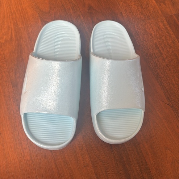 Nike Women’s Calm Slide - Picture 2 of 4